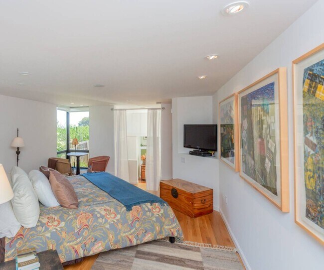 Building Photo - 38 Oceanview Dr