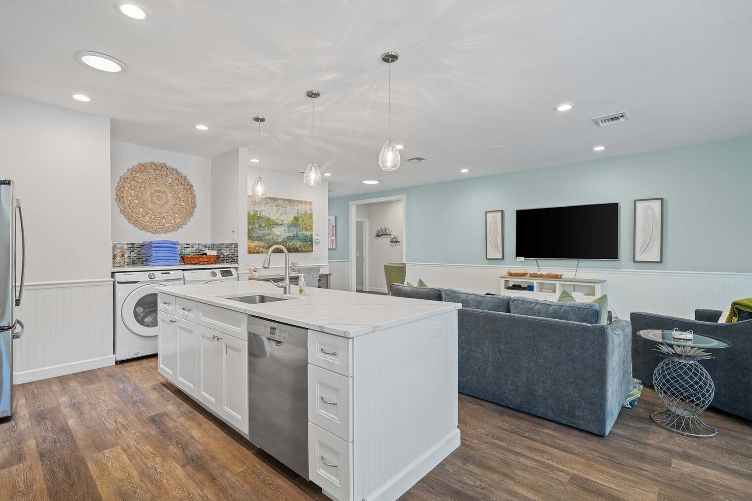 Building Photo - 551 91st Ave N