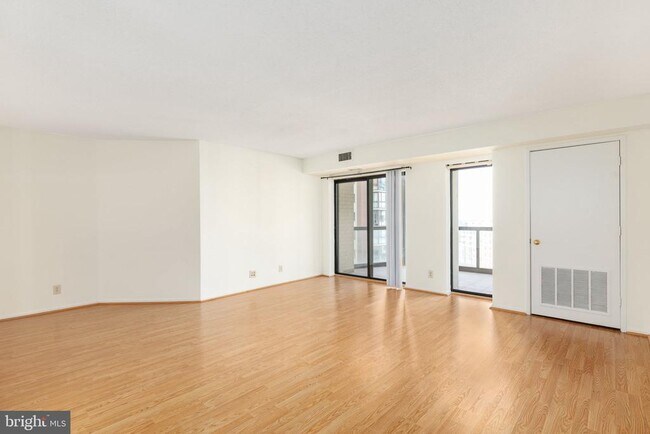 Building Photo - 900 N Stafford St