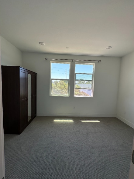 Building Photo - 1499 Cherry Cir