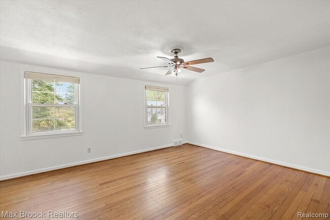 Building Photo - 1652 Graefield Rd