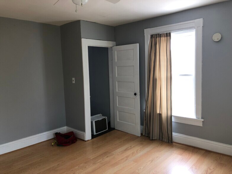 Building Photo - 258 Munford St