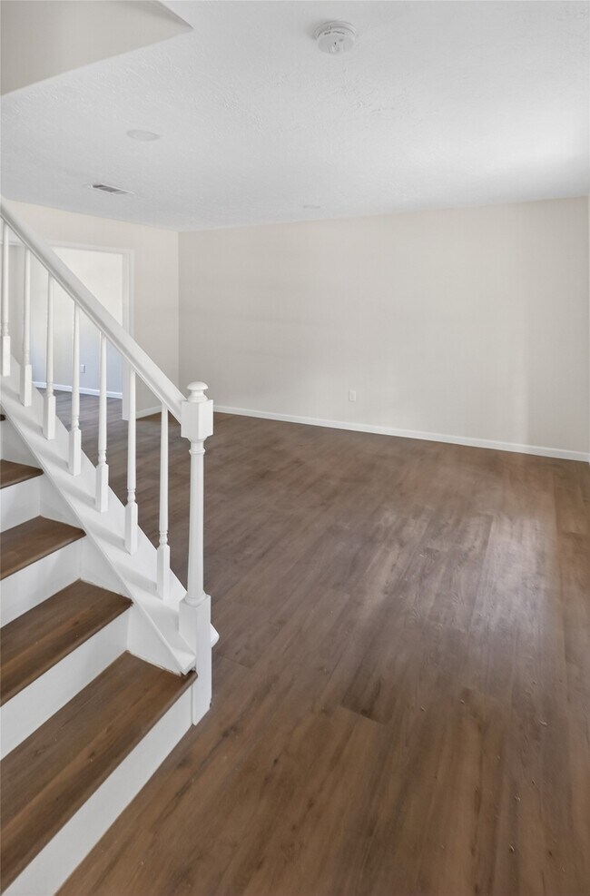 Building Photo - 133 Cherry Tree Ln
