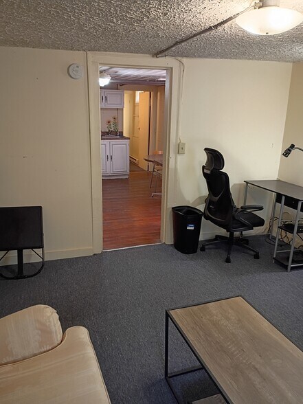 Building Photo - 65 13th St