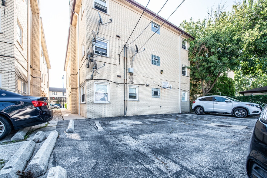 Building Photo - 3804 N Harlem Ave