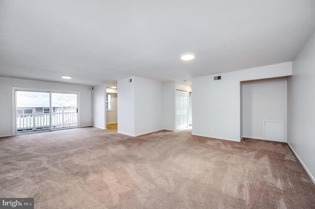 Building Photo - 2912 State Hill Rd