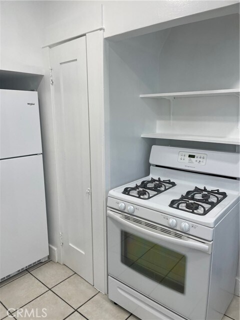 Building Photo - 214 Poppy Ave