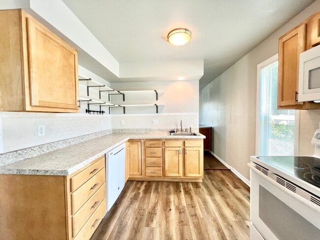 Building Photo - 2640 Blarney Stone Dr