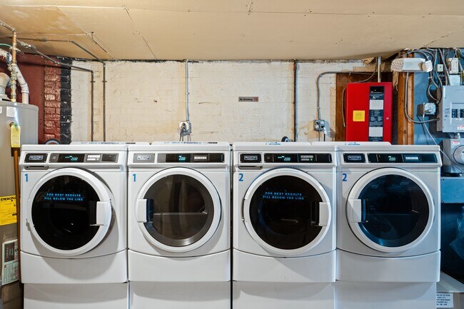 Building Photo - 378 Baldwin Ave