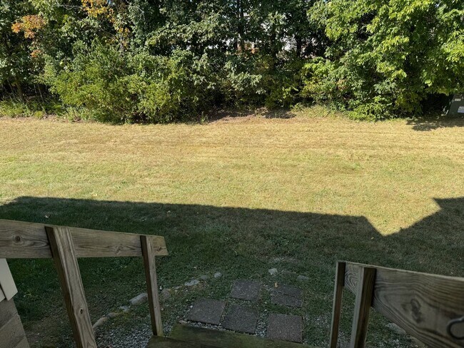 Building Photo - 4 Bedroom, 2.5 Bathroom Single Family Home...