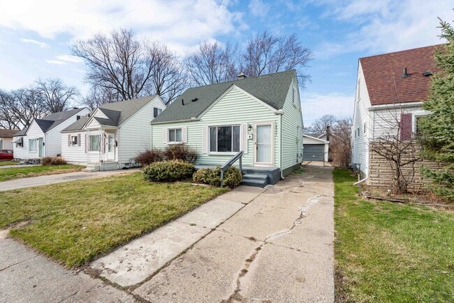 Building Photo - 14921 Myola Ave