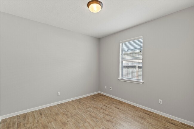 Building Photo - 521 Ironwood Forest Dr