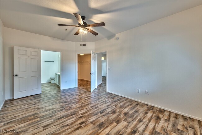 Building Photo - 2291 W Horizon Ridge Pkwy