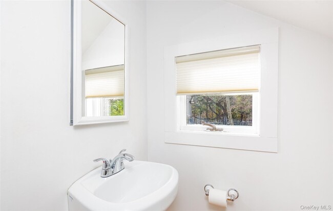 Building Photo - 78 Mecox Road