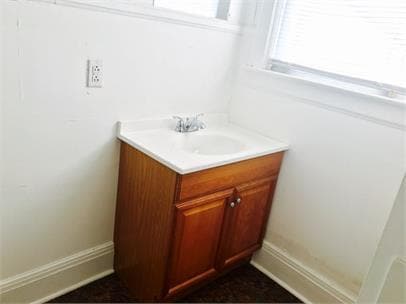 Building Photo - 122 6th Ave