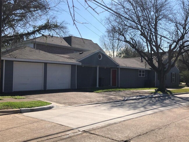 Building Photo - 4236 Ruskin St