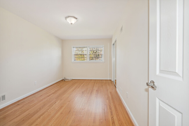 Building Photo - 3801 N Oakland St