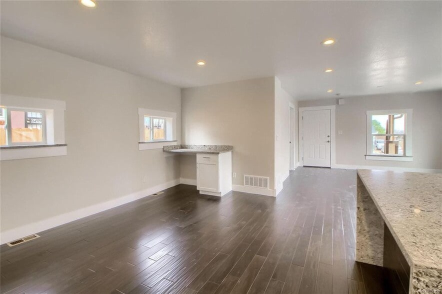 Building Photo - 5139 Alcott St