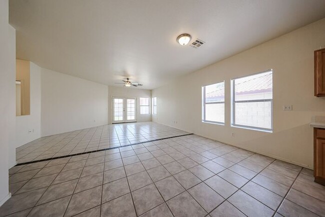 Building Photo - Stylish 4BD , 2 BA Home with Remodeled Bac...