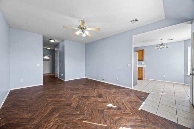 Building Photo - 851 Honeysuckle Dr