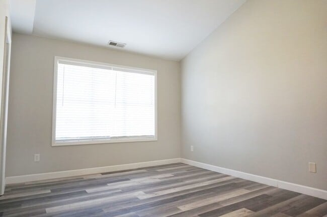 Building Photo - 7017 Farrington Farms Dr