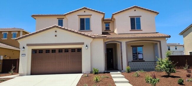 Building Photo - Stunning home with luxurious wood floor and beautiful spacious yard