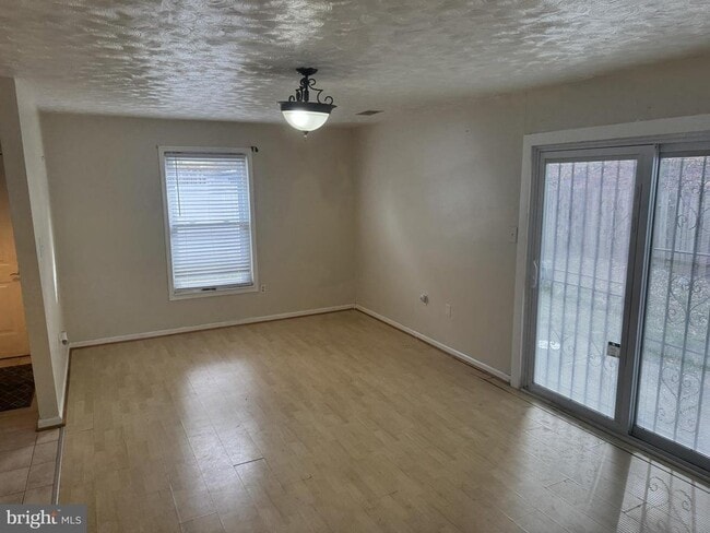 Building Photo - 540 Peacock Dr