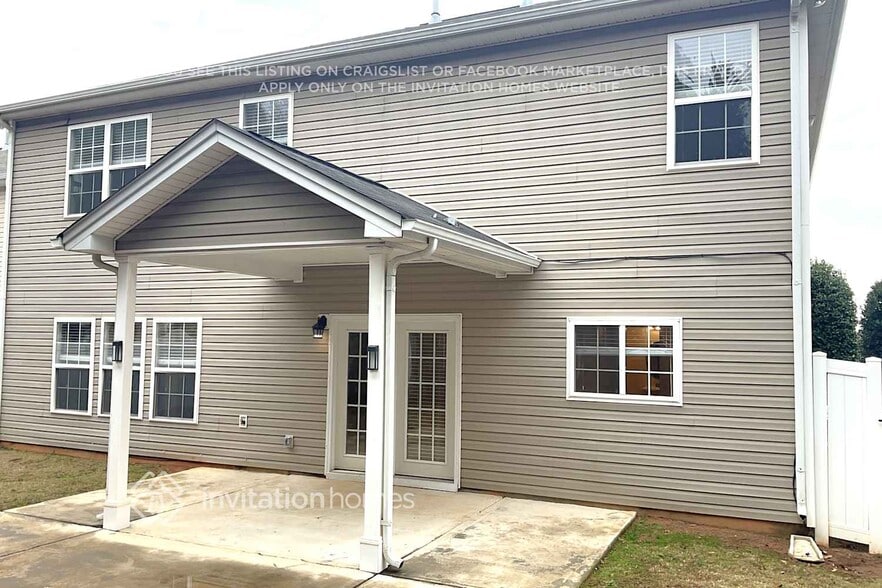 Building Photo - 112 Waterlynn Club Dr