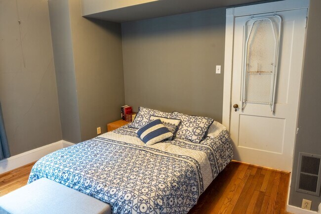 Building Photo - SHADYSIDE RENTAL