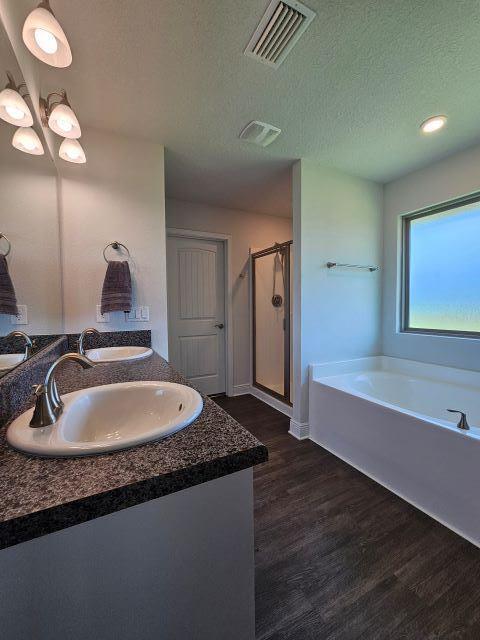 Building Photo - 5787 Dogwood Dr E