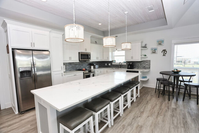 Building Photo - 927 Palm Ridge Dr