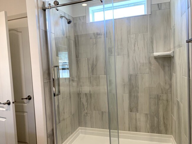 Building Photo - 141 Millwood Rd