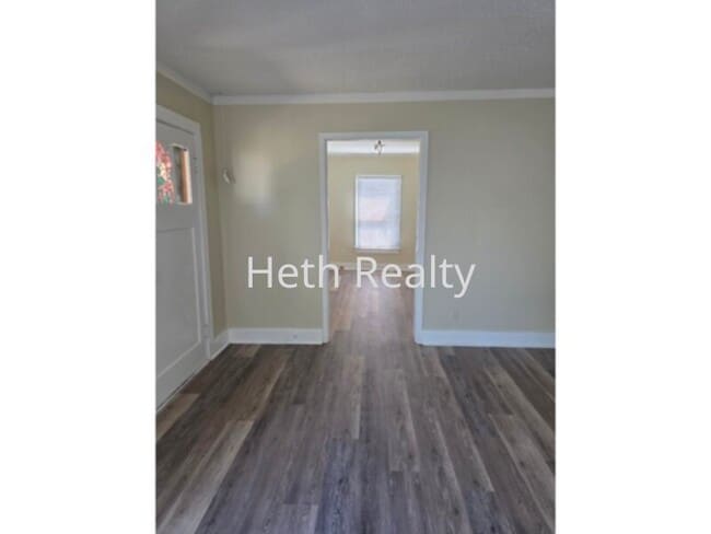 Building Photo - Commercial Space with a large lot, fully f...