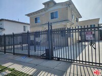 Building Photo - 750 E 40th Pl