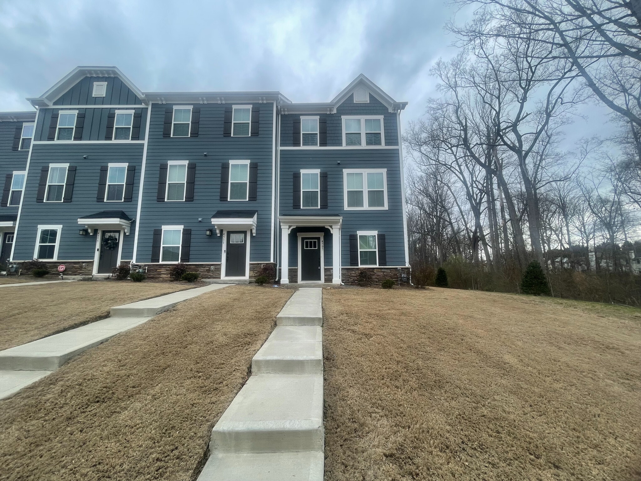 Building Photo - Room in Townhome on Valley Walk Dr