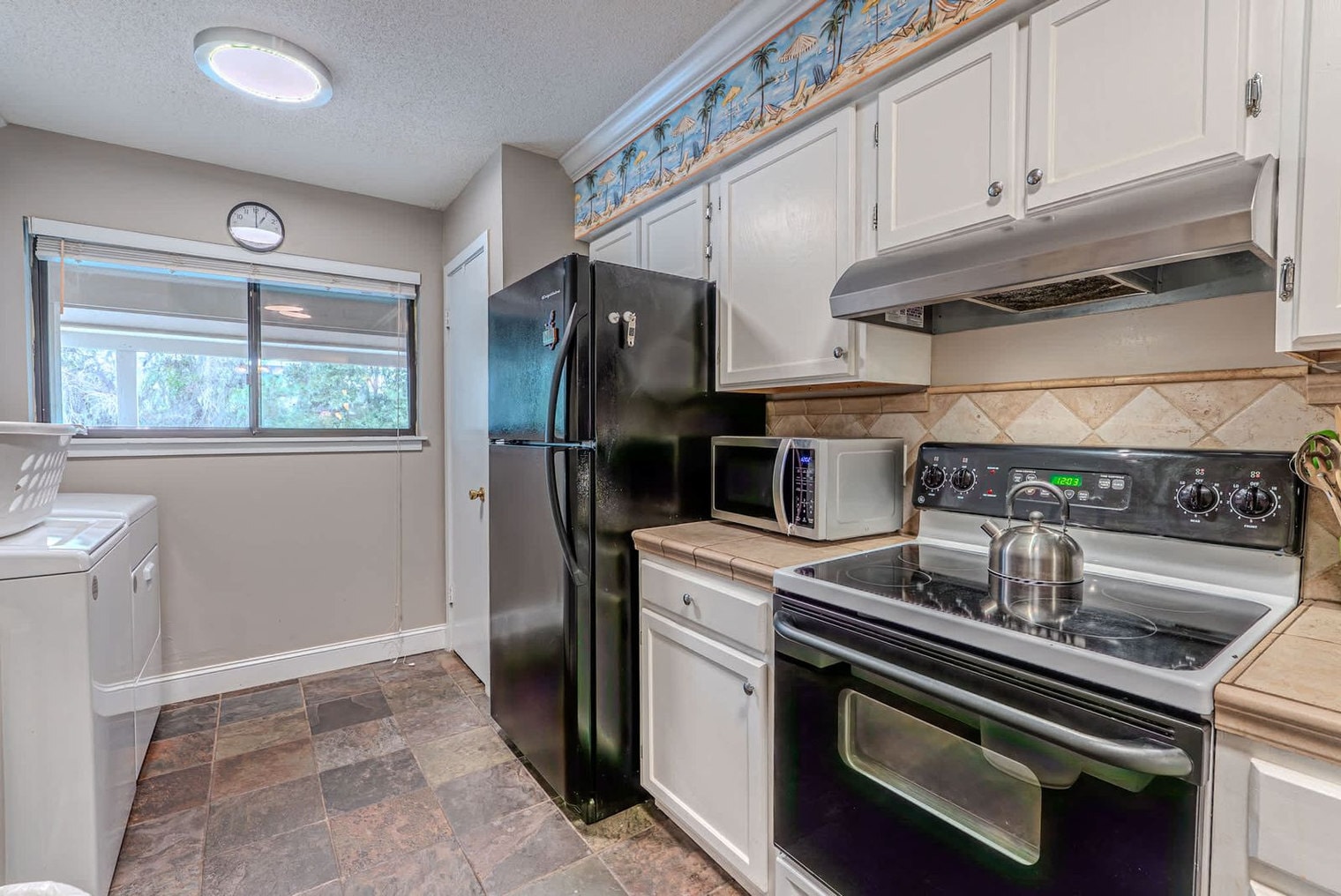 Building Photo - 36 Deallyon Ave