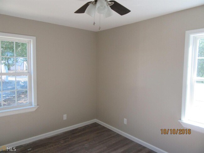 Building Photo - 222 S Mulberry St