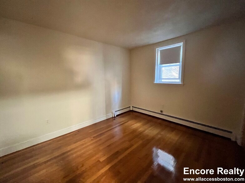 Building Photo - 312 Tappan St