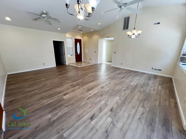Building Photo - $5800 - Spacious 5 Beds 4 baths with large...
