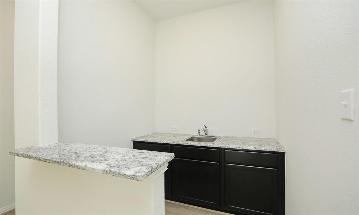 Building Photo - 427 Fields Forest Ln