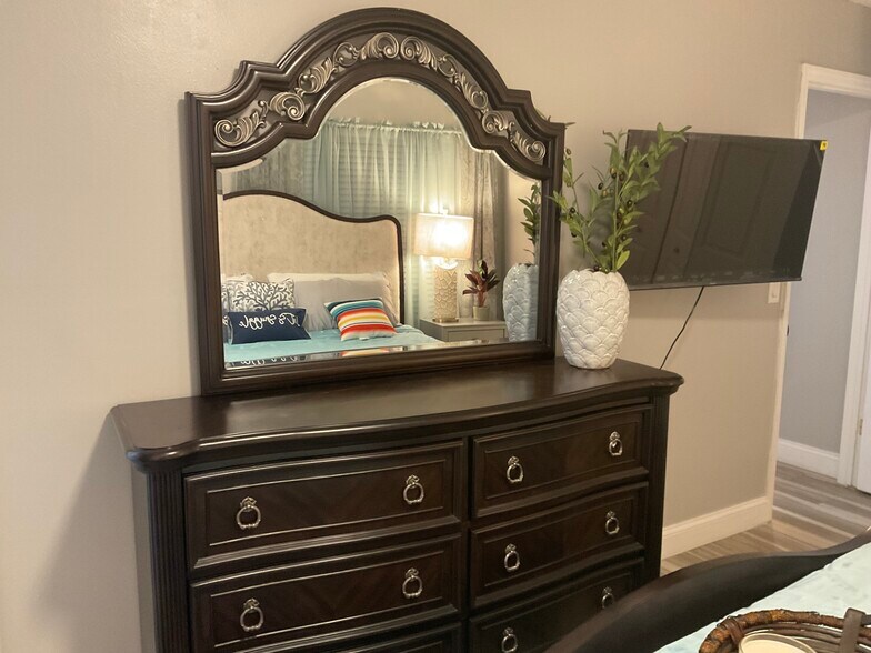 Building Photo - 2692 Cedarbrooke Dr