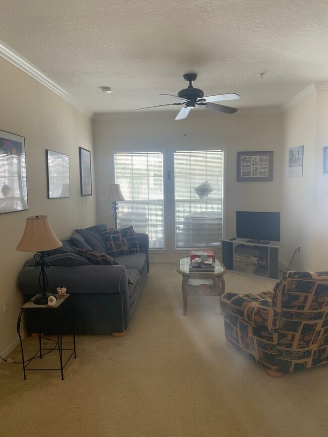 Building Photo - 571 Water St