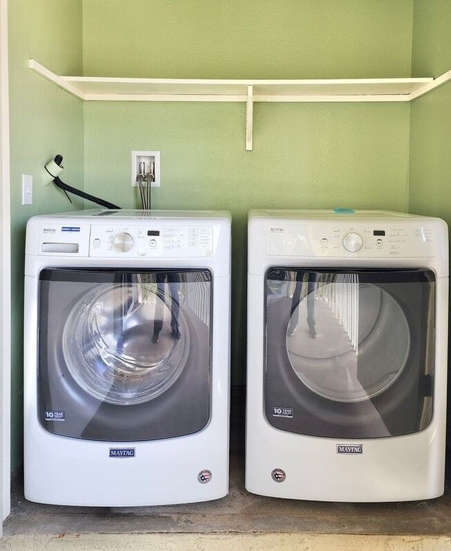 Building Photo - 26316 Los Viveros