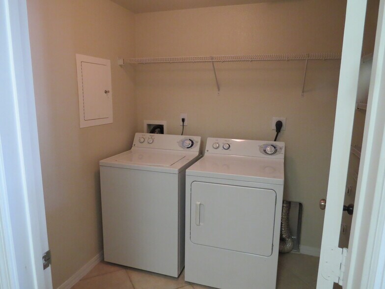 Building Photo - 6559 Emerald Dunes Dr