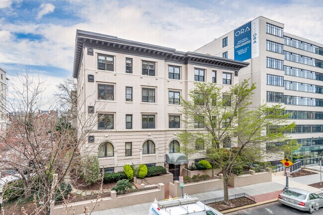 Building Photo - Lonsdale
