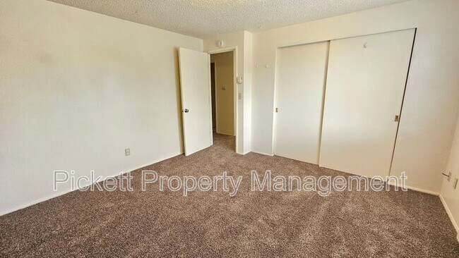 Building Photo - 1621 Trenton Ave