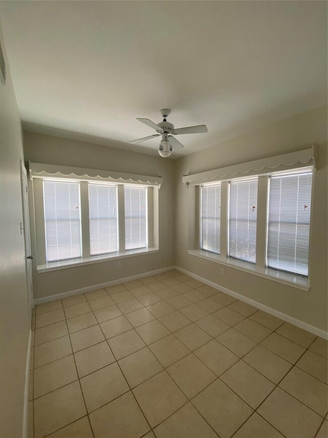 Building Photo - 5515 Strack Rd