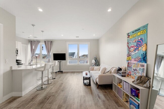 Building Photo - 1457 Tremont St