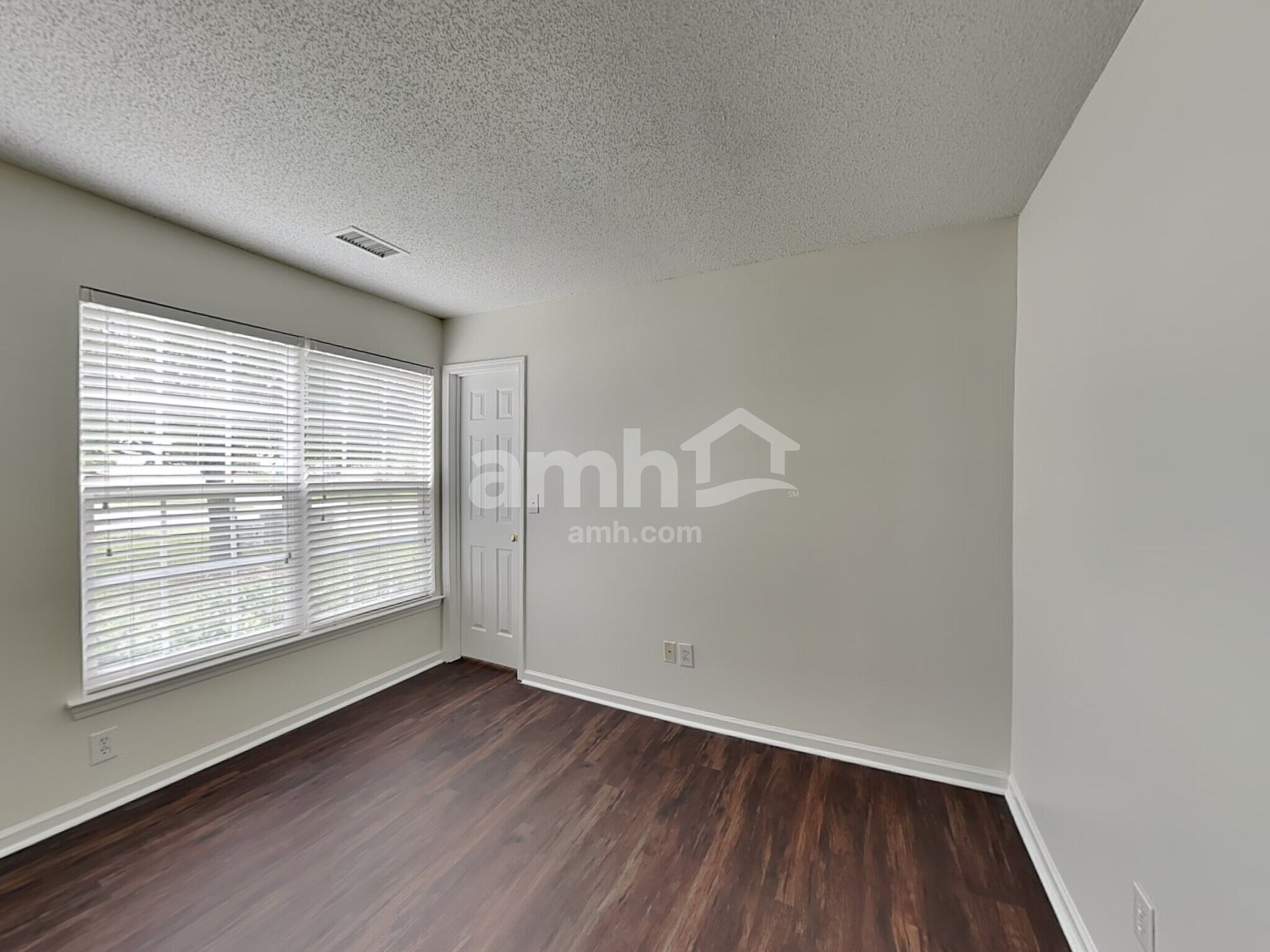 Building Photo - 8526 Appledale Dr