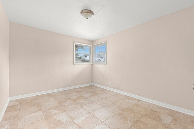 Building Photo - 5195-5197 Carlsbad Blvd